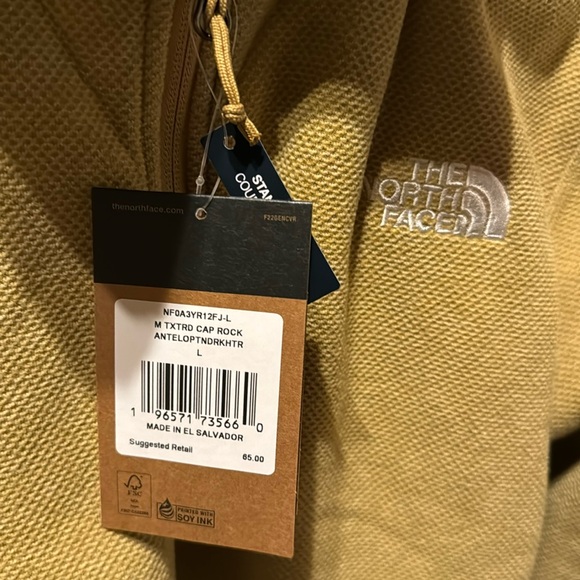 Brand New North Face quarter zip-up. Perfect for the cold weather! - Picture 1 of 11
